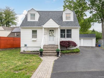 675 Little East Neck Road