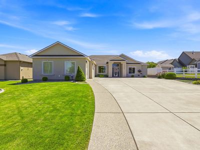 4305 Norma Loop