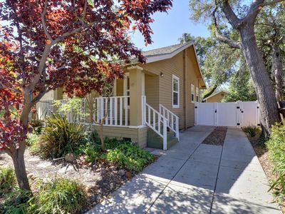 2106 6th Ave