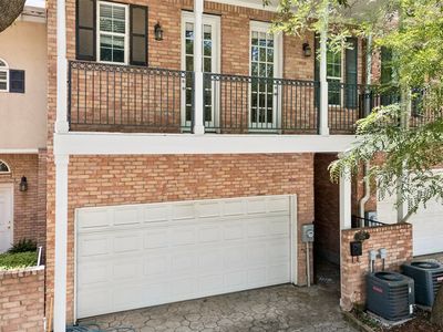 5726 La Vista Dr
