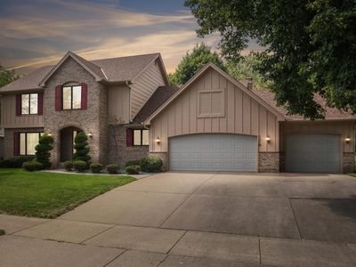 1318 W Royal Oaks Dr