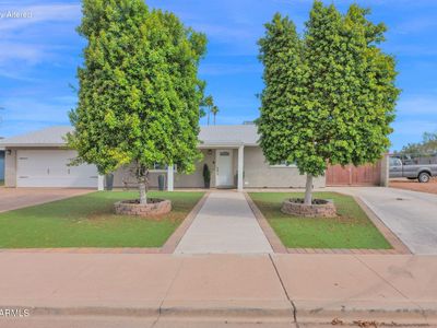 1946 E MARILYN Avenue