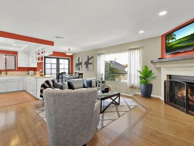 4585 51st St APT 4