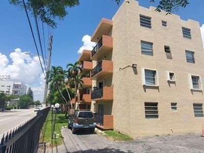 677 SW 9th Ave APT 405