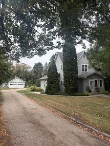 308 4th St SE