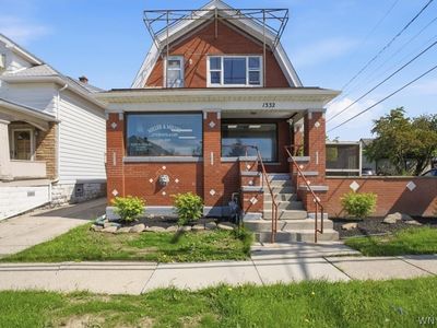 1332 Walden Ave