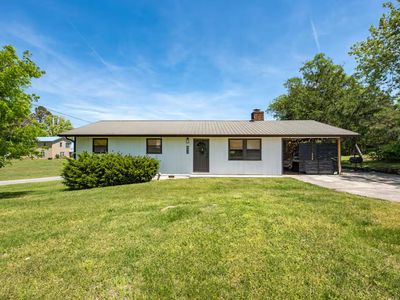 3039 Lona Dr