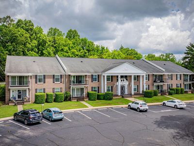 202 University Pkwy APT 8E