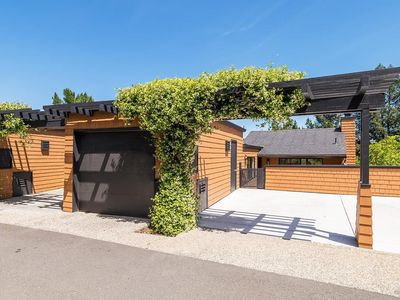 5 Escalle Lane