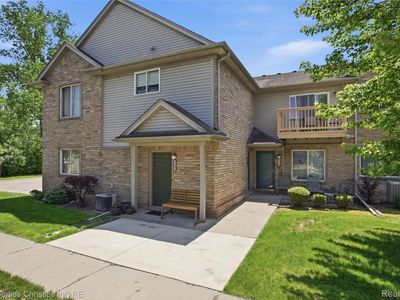 2136 Frazho Rd