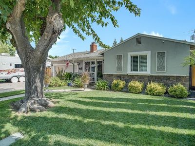 14 Frost Dr
