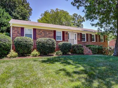 204 Hook Dr