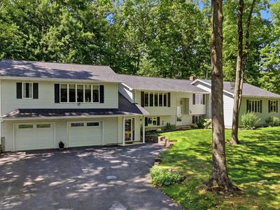 Property at 1 Rockforest Dr, Hooksett, NH