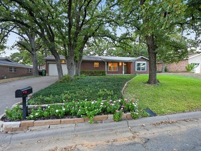 844 Woodcrest Dr