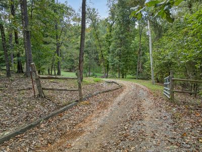 3300 Smith Place Rd