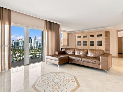 500 Bayview Dr APT 2121