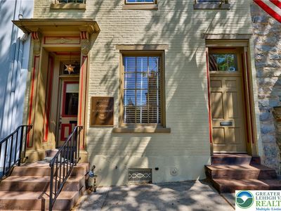 72 W Market St