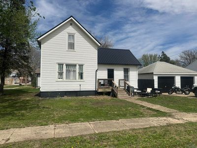 204 E Maple St