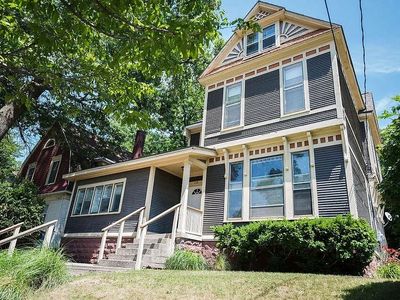 712 Lafayette Ave SE