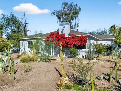 1242 E EDGEMONT Avenue