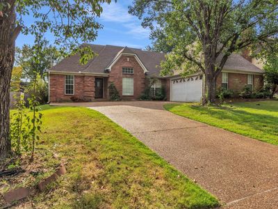 870 Wood Shadows Ln N