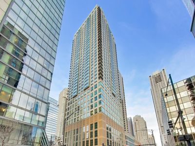 2 E Erie St APT 3005