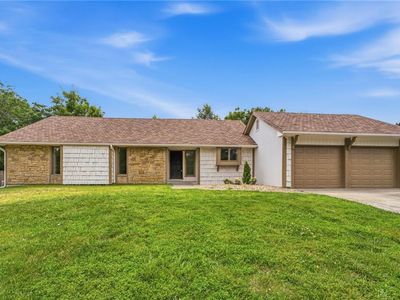 219 NW Redwood Ct