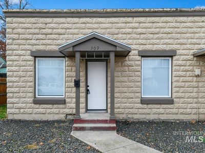 309-311 N Commercial Ave