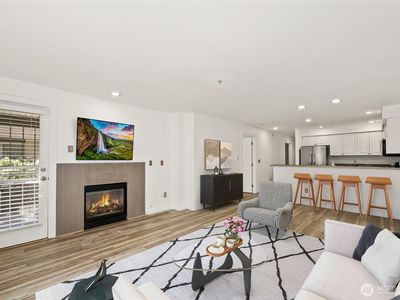 215 20th Avenue E #102