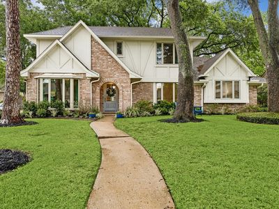 2706 Fontana Dr