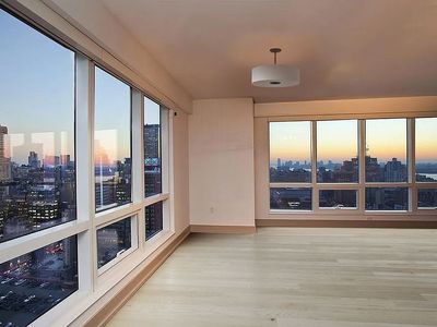 350 W 42nd St APT 33G