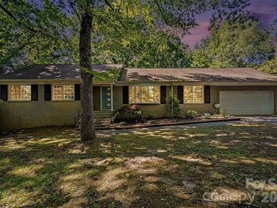 4400 Bellwood Ln