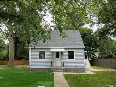 16 Neighborhood Road