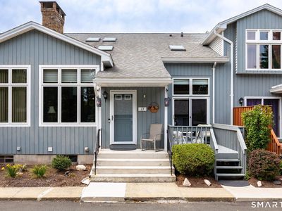 13 Ivy Lane #13
