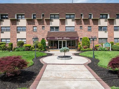 25 Elizabeth Street #2N
