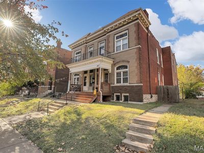 5417-5419 S Broadway