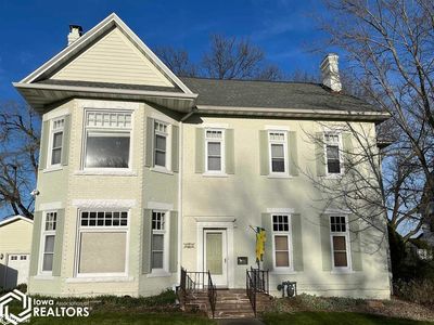 627 Grand Ave