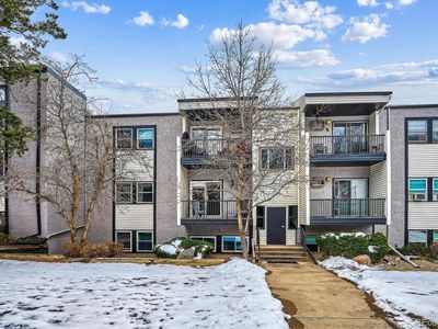 1300 Golden Circle #104