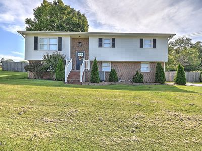 213 Paramount Dr
