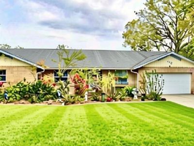 825 CAREY DRIVE