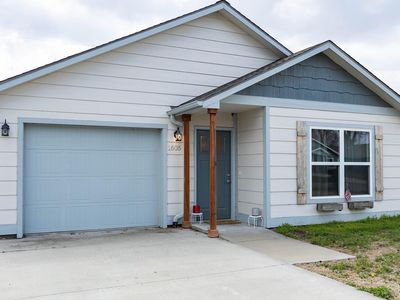 1605 Hill Valley Dr