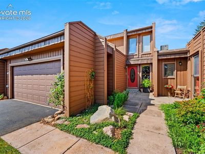 1032 Hill Cir