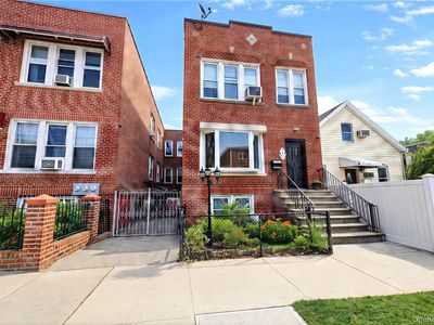 1402 Thieriot Avenue