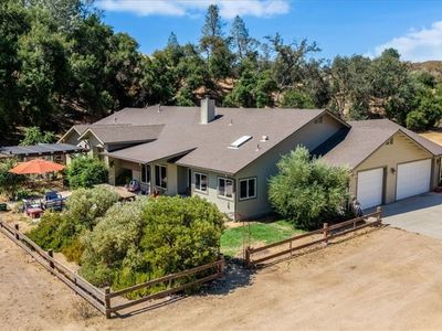 1575 Parkhill Rd