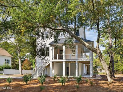 221 Inlet Point Drive