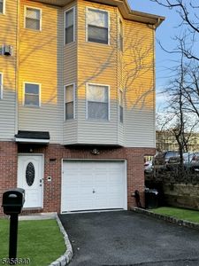 98 Hillyer St #F