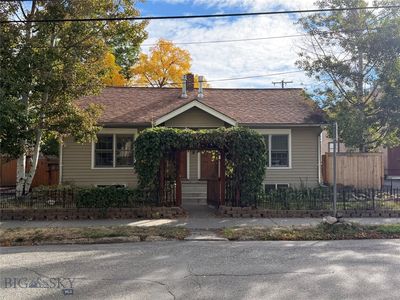 114 N Grand Ave