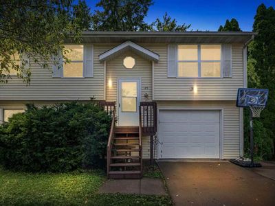 Property at 125 Parkview Ct, North Liberty, IA