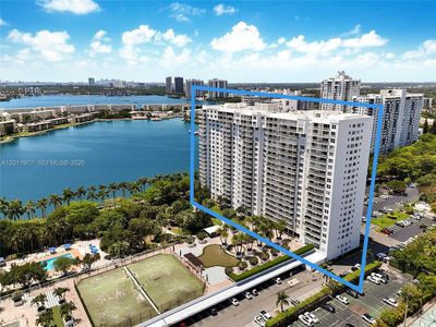 2801 NE 183rd St APT 912W