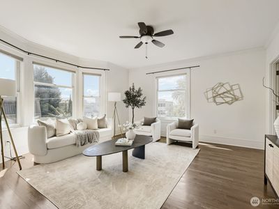 317 Lakeside Avenue S #3